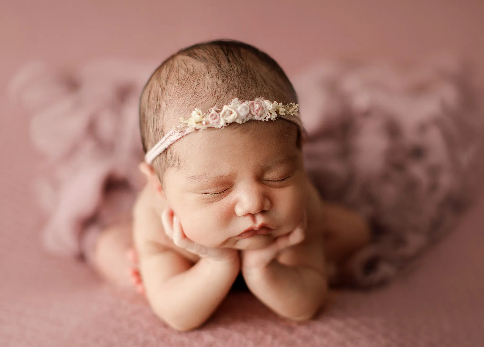 newborn-session-oshey-vargas-photography-baby-expecting-portraitsl-girl-pink-oshey-vargas-photography-01