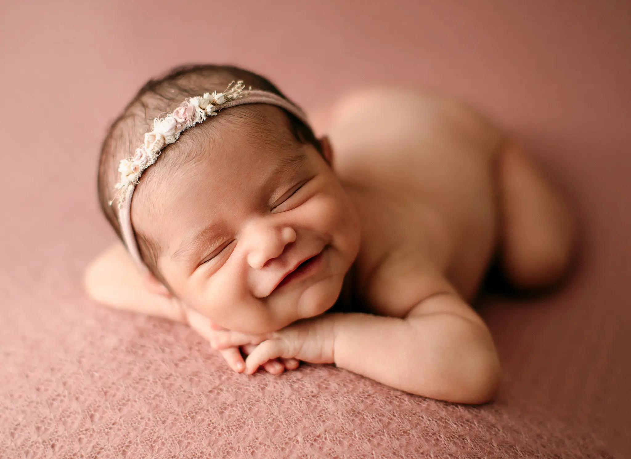 newborn-session-oshey-vargas-photography-baby-expecting-portraitsl-girl-pink-oshey-vargas-photography-03