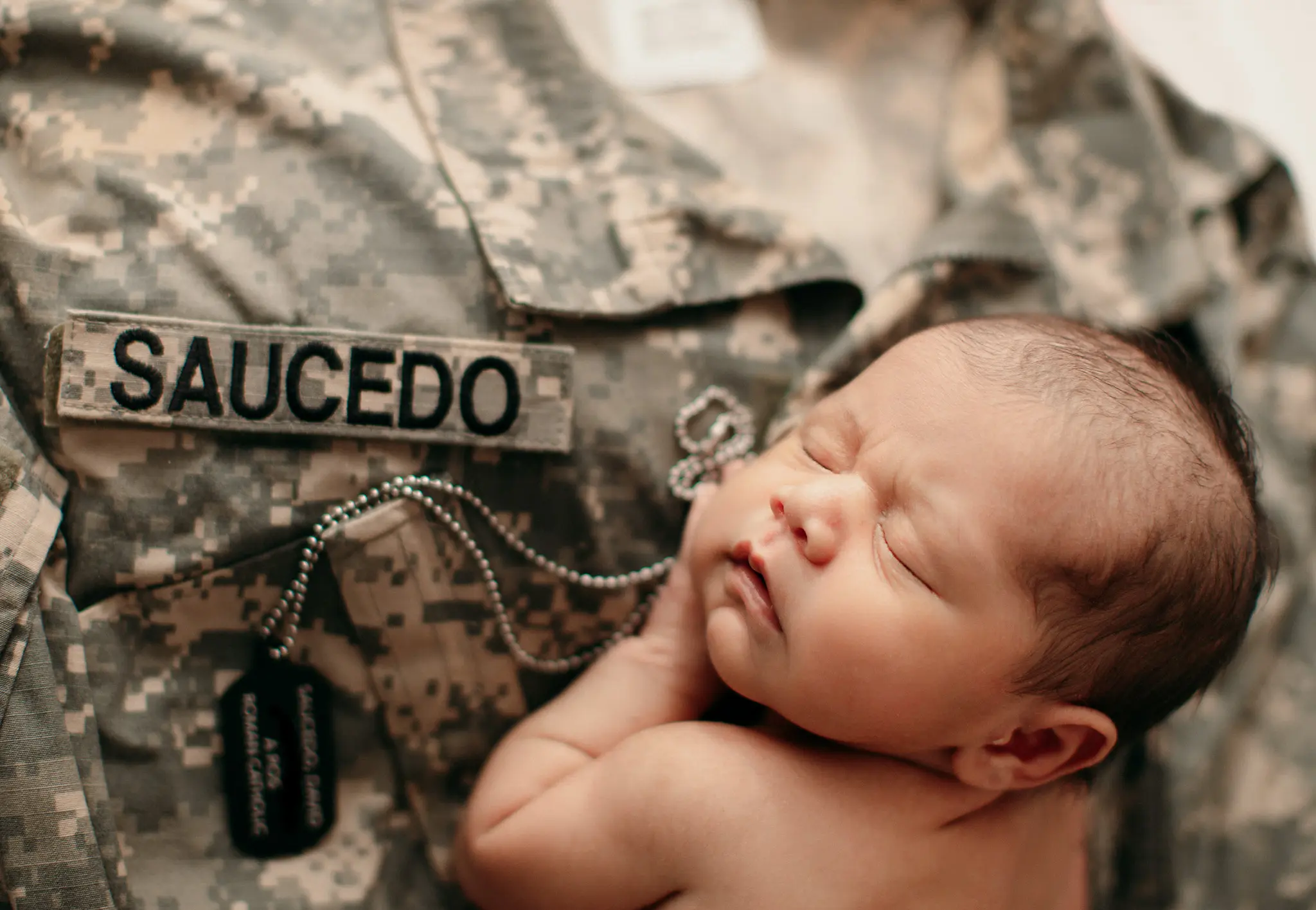 newborn-session-oshey-vargas-photography-baby-expecting-portraitsl-girl-pink-oshey-vargas-photography-05
