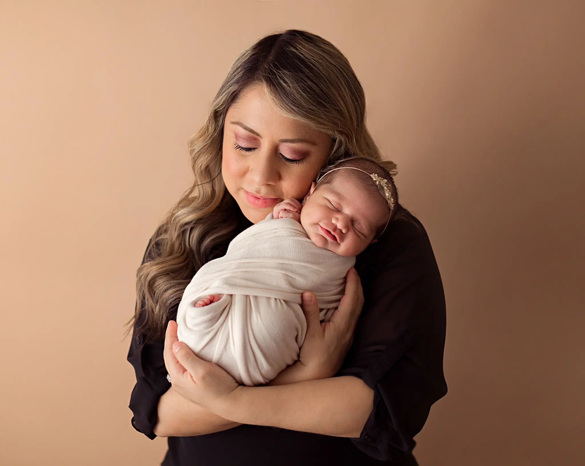 newborn-session-oshey-vargas-photography-baby-expecting-portraitsl-girl-pink-oshey-vargas-photography-12