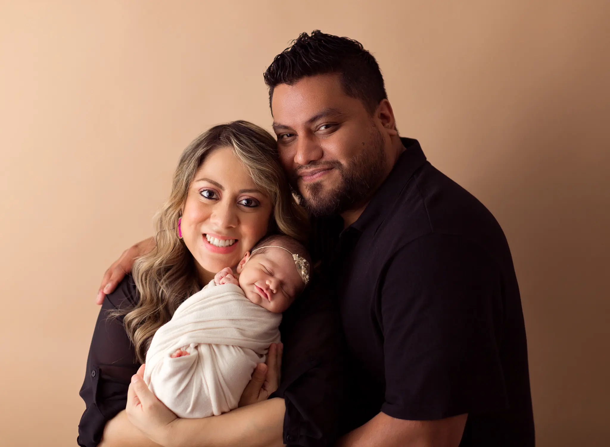 newborn-session-oshey-vargas-photography-baby-expecting-portraitsl-girl-pink-oshey-vargas-photography-16