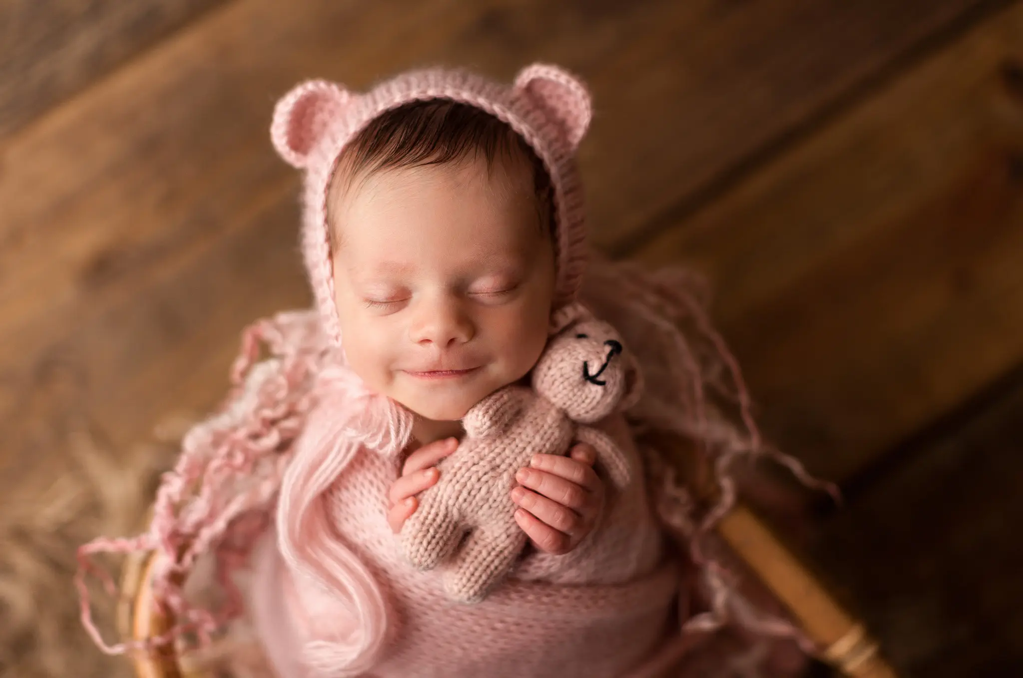 newborn-session-baby-portraits-family-posed-studio-Mckinney- Tx-oshey-vargas-photography-01