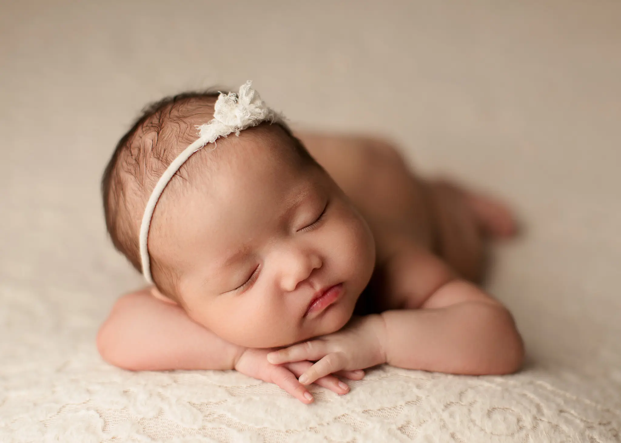 newborn-session-frisco-texas-baby-photos-posed-girl-oshey-vargas-photography-19