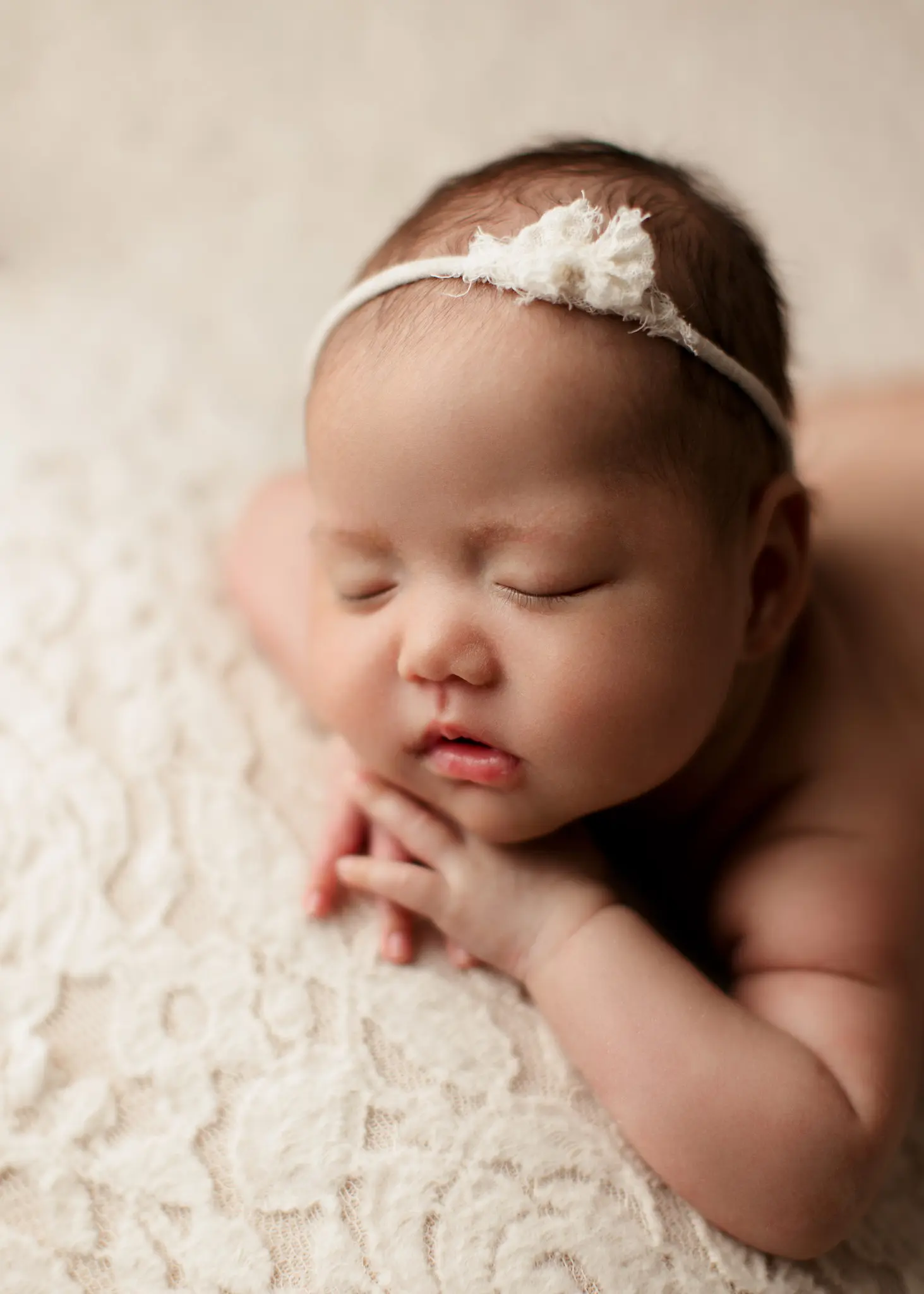 newborn-session-frisco-texas-baby-photos-posed-girl-oshey-vargas-photography-20