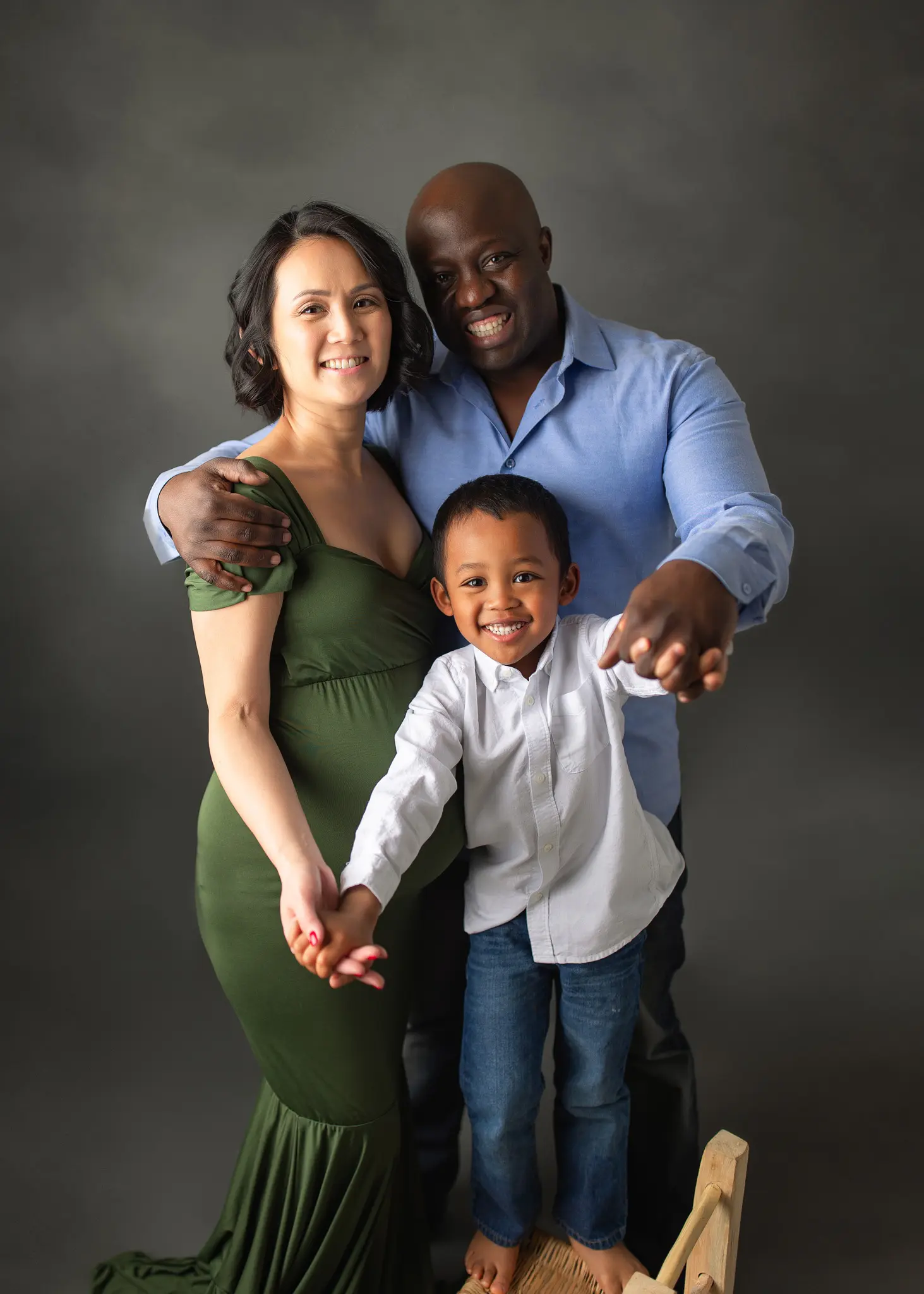 maternity-session-baby-bump-pregnancy-studio-art-frisco-texas-oshey-vargas-photography-09
