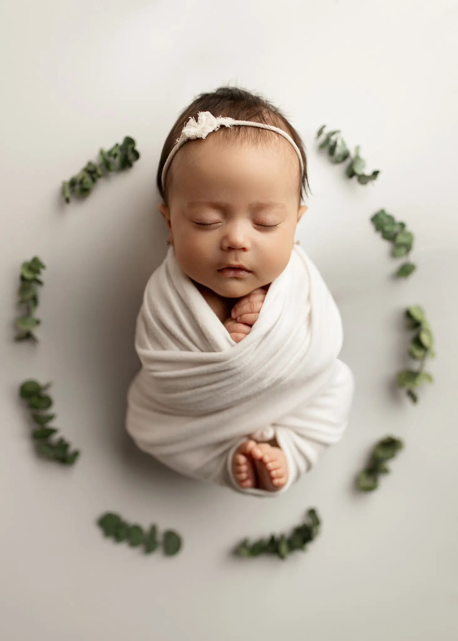 newborn-session-baby-girl-studio-posed-mckinney-tx-oshey-vargas-photography-04
