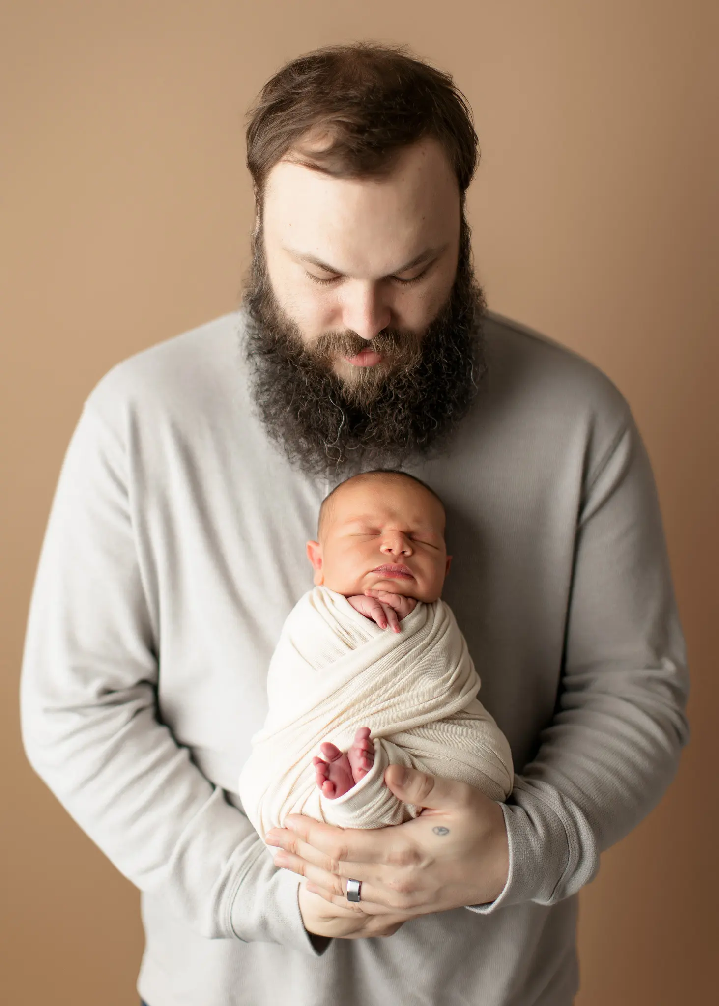 newborn-session-pregnancy-baby-studio-posed-frisco-texas-oshey-vargas-photography-08