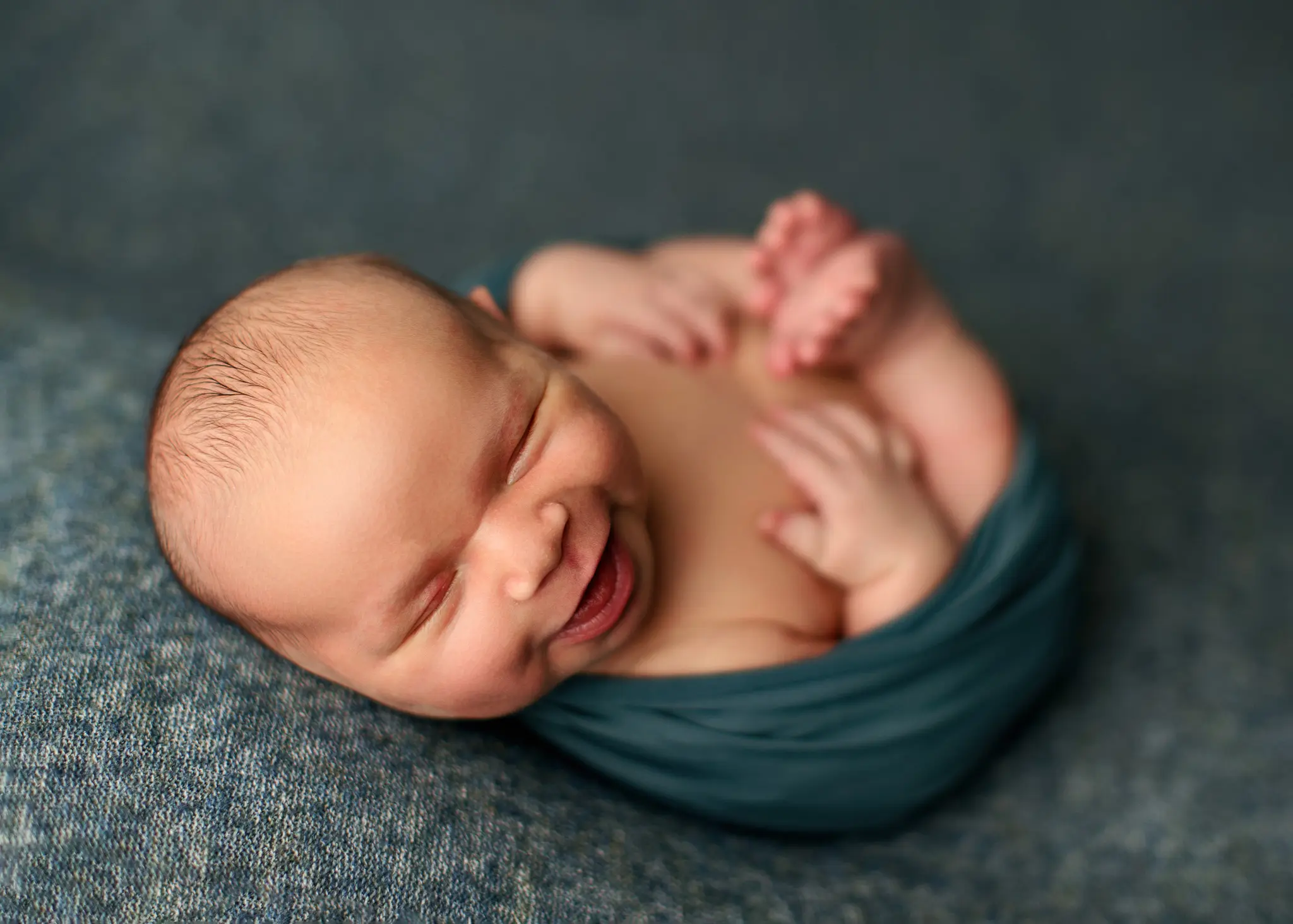 newborn-session-pregnancy-baby-studio-posed-frisco-texas-oshey-vargas-photography-14