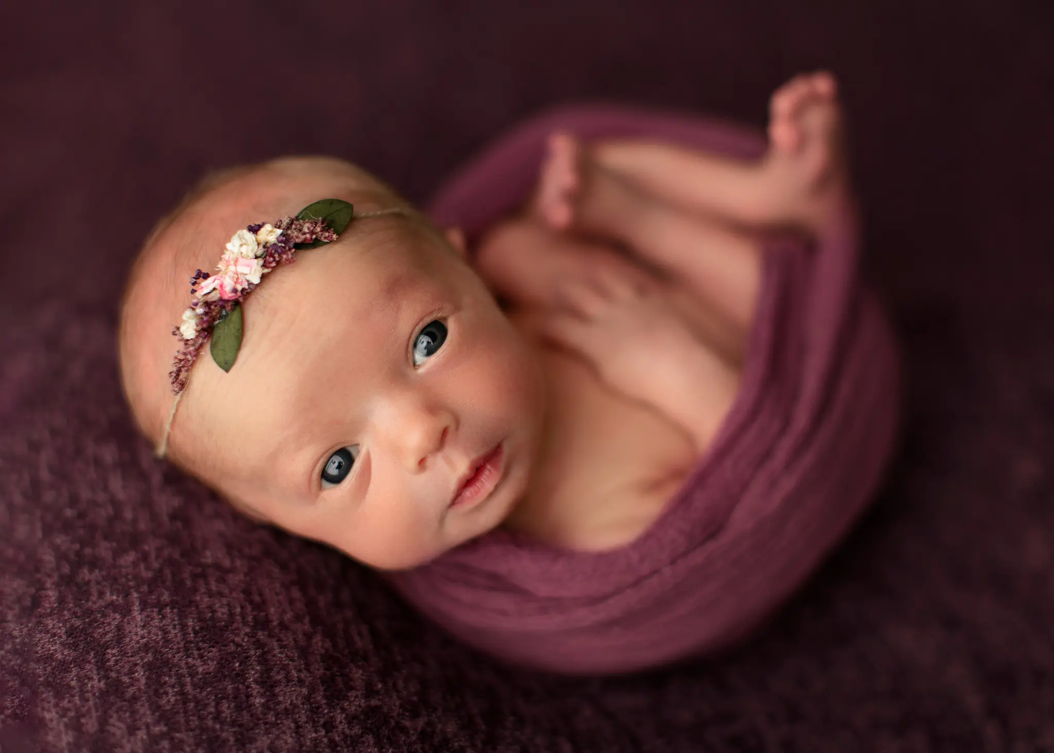newborn-session-frisco-texas-girl-baby-posed-studio-smiling-familyoshey-vargas-photography-05
