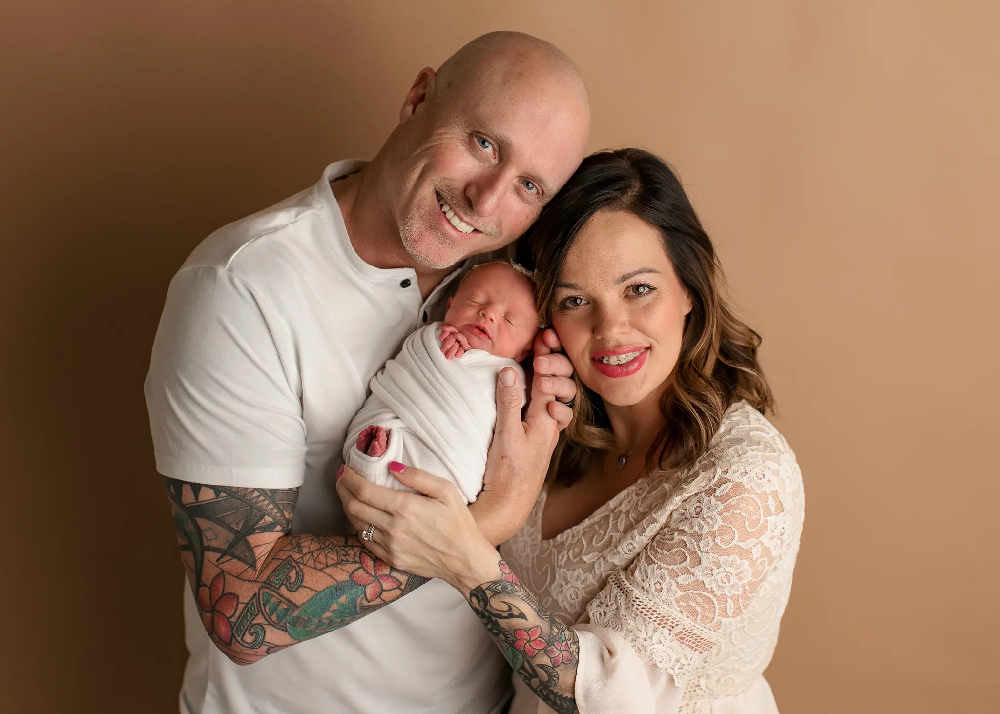 newborn-session-frisco-texas-girl-baby-posed-studio-smiling-familyoshey-vargas-photography-09