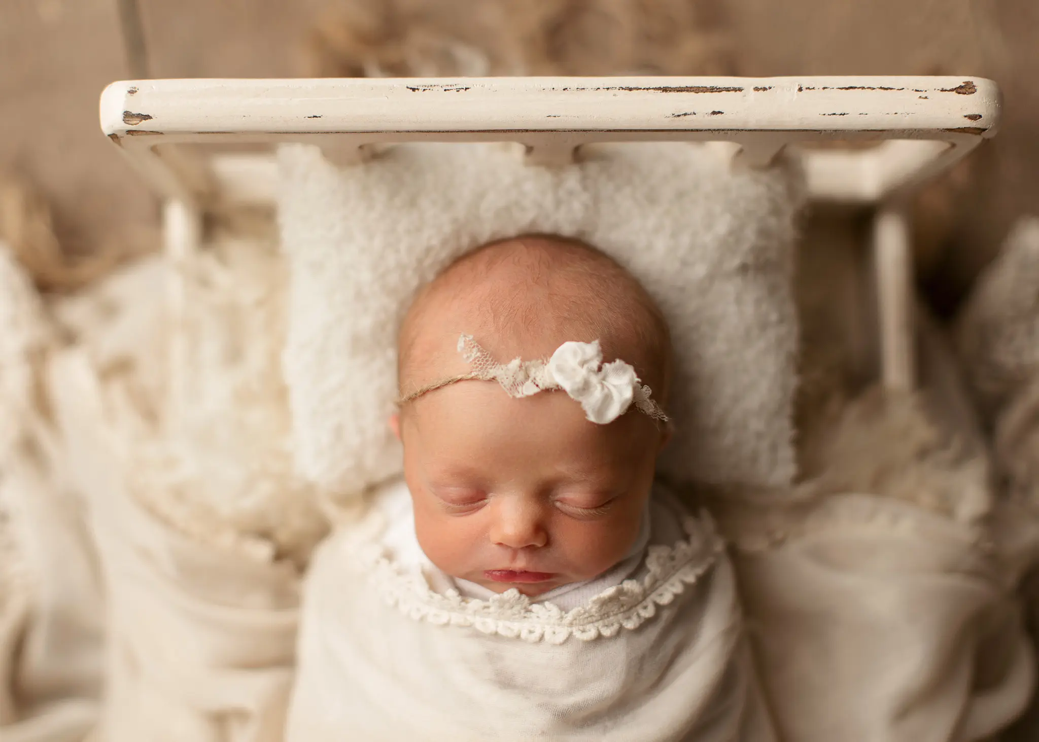 newborn-session-frisco-texas-girl-baby-posed-studio-smiling-familyoshey-vargas-photography-27