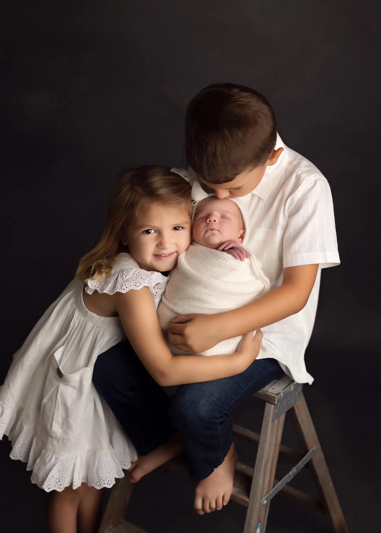 Luxury-portraits-baby-siblings-boy-newborn-session-frisco-tx-Oshey-Vargas-photography-12