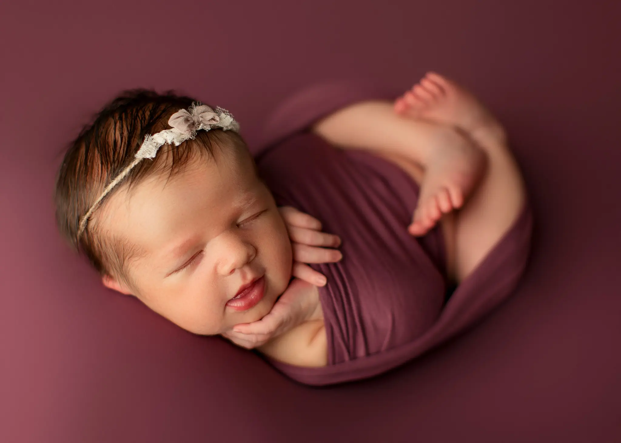 Newborn-session-baby-girl-family-pink-studio-luxury-Oshey-Vargas-photography-Mckinney-tx-07