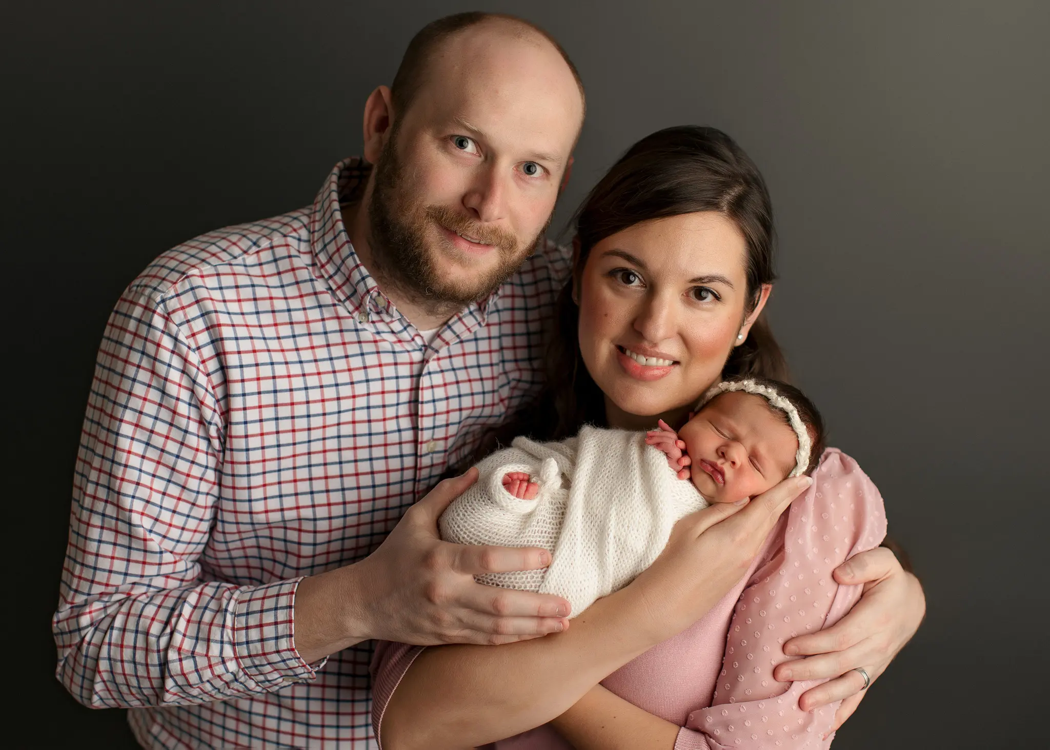 Newborn-session-baby-girl-family-pink-studio-luxury-Oshey-Vargas-photography-Mckinney-tx-11