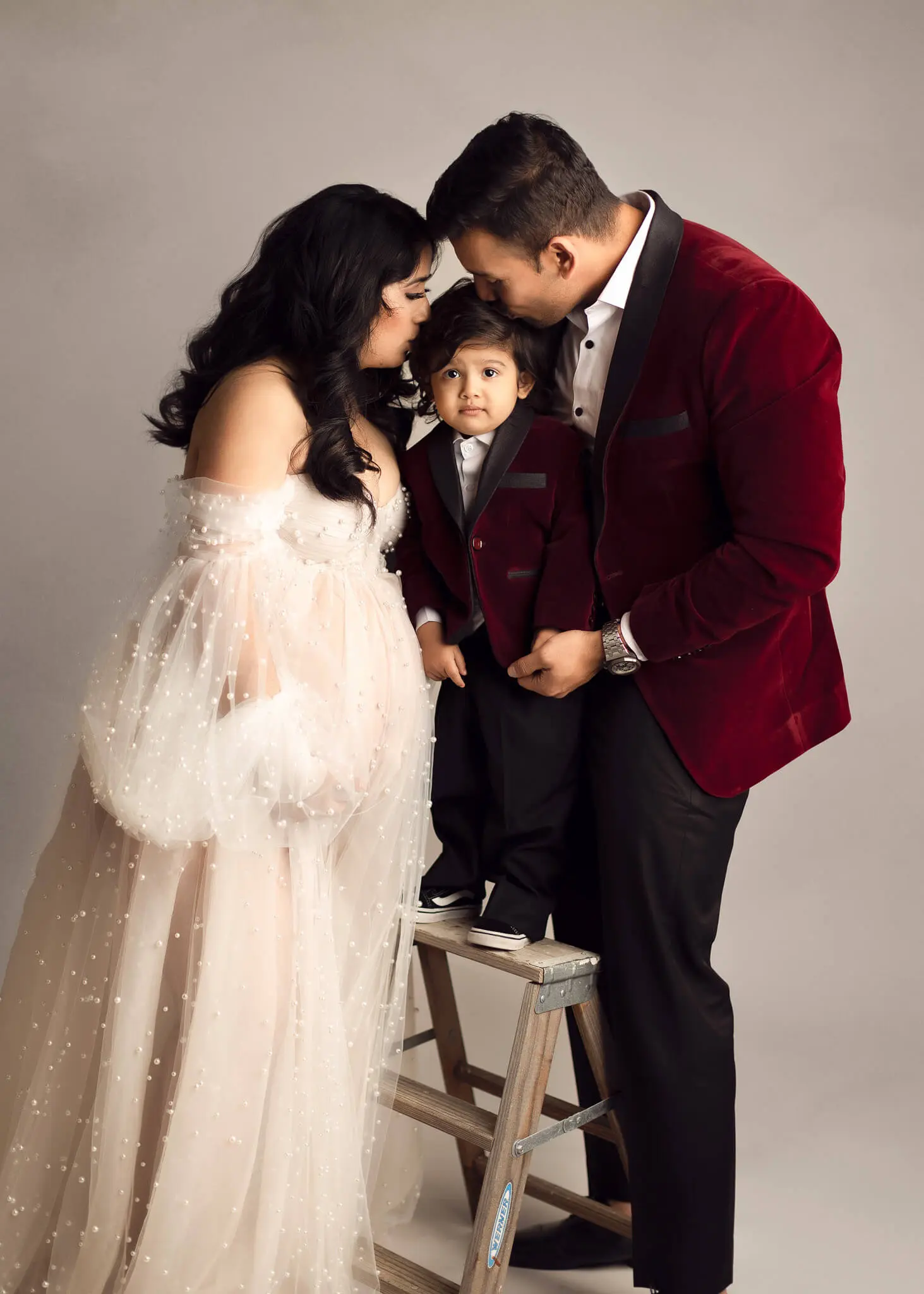 Dallas Maternity Photography, dfw maternity photographer, maternity photography near me, dallas maternity porraits, pregnancy photoshoot in dallas, luxury maternity photography