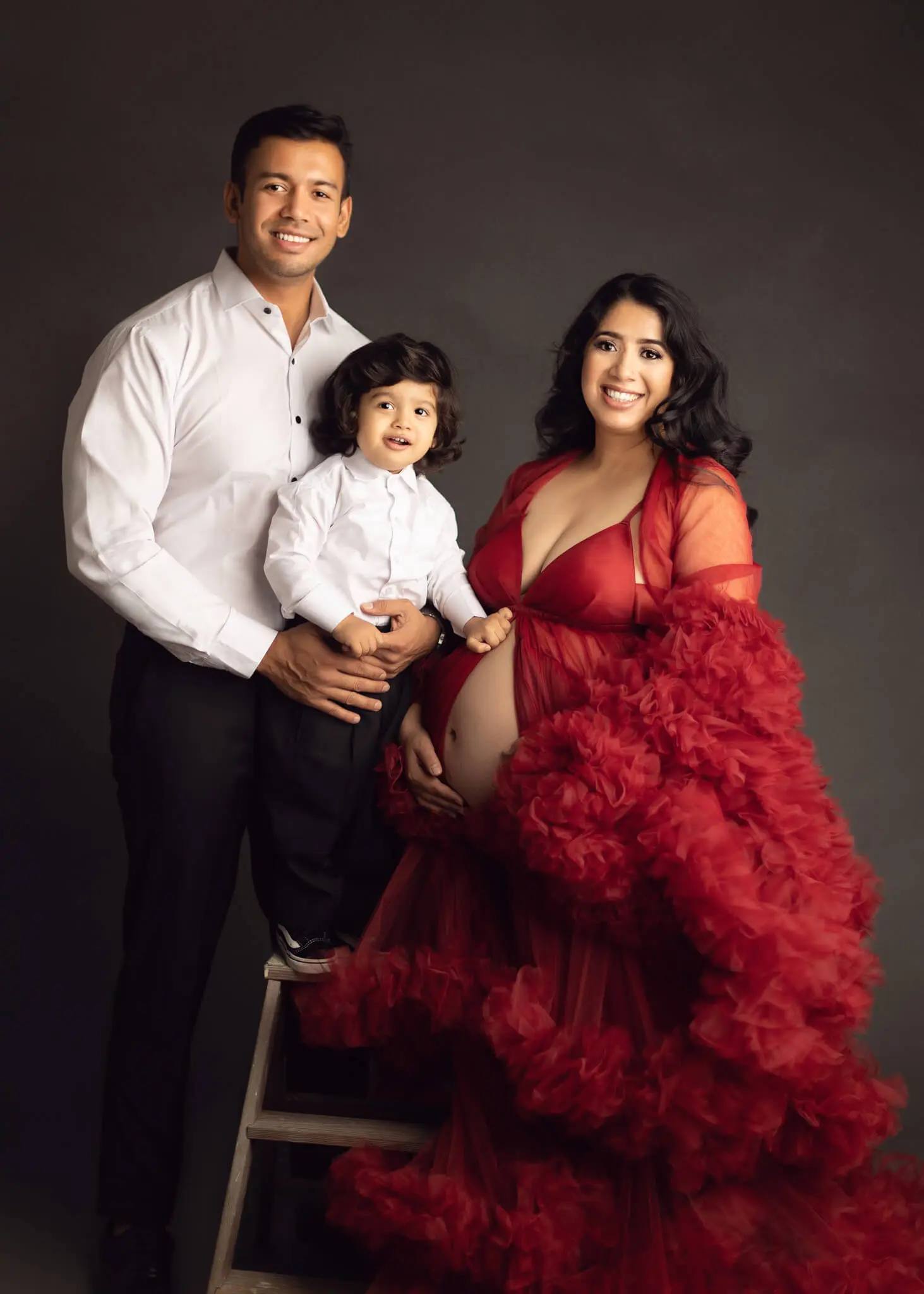 Dallas Maternity Photography, dfw maternity photographer, maternity photography near me, dallas maternity porraits, pregnancy photoshoot in dallas, luxury maternity photography