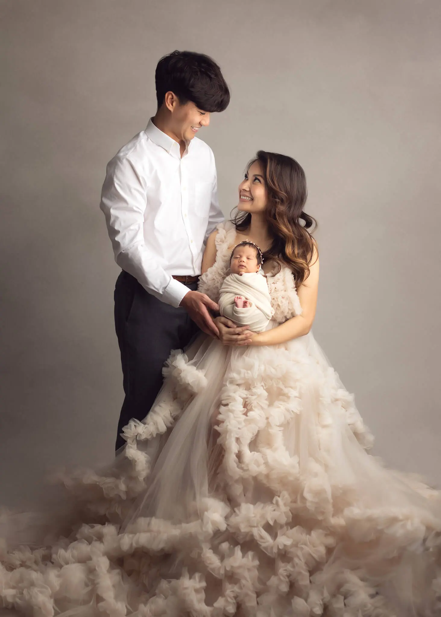 family-newborn-baby-session-studio-luxury-newborn-photography-oshey-vargas-photography-tx-dallas-dfw-04