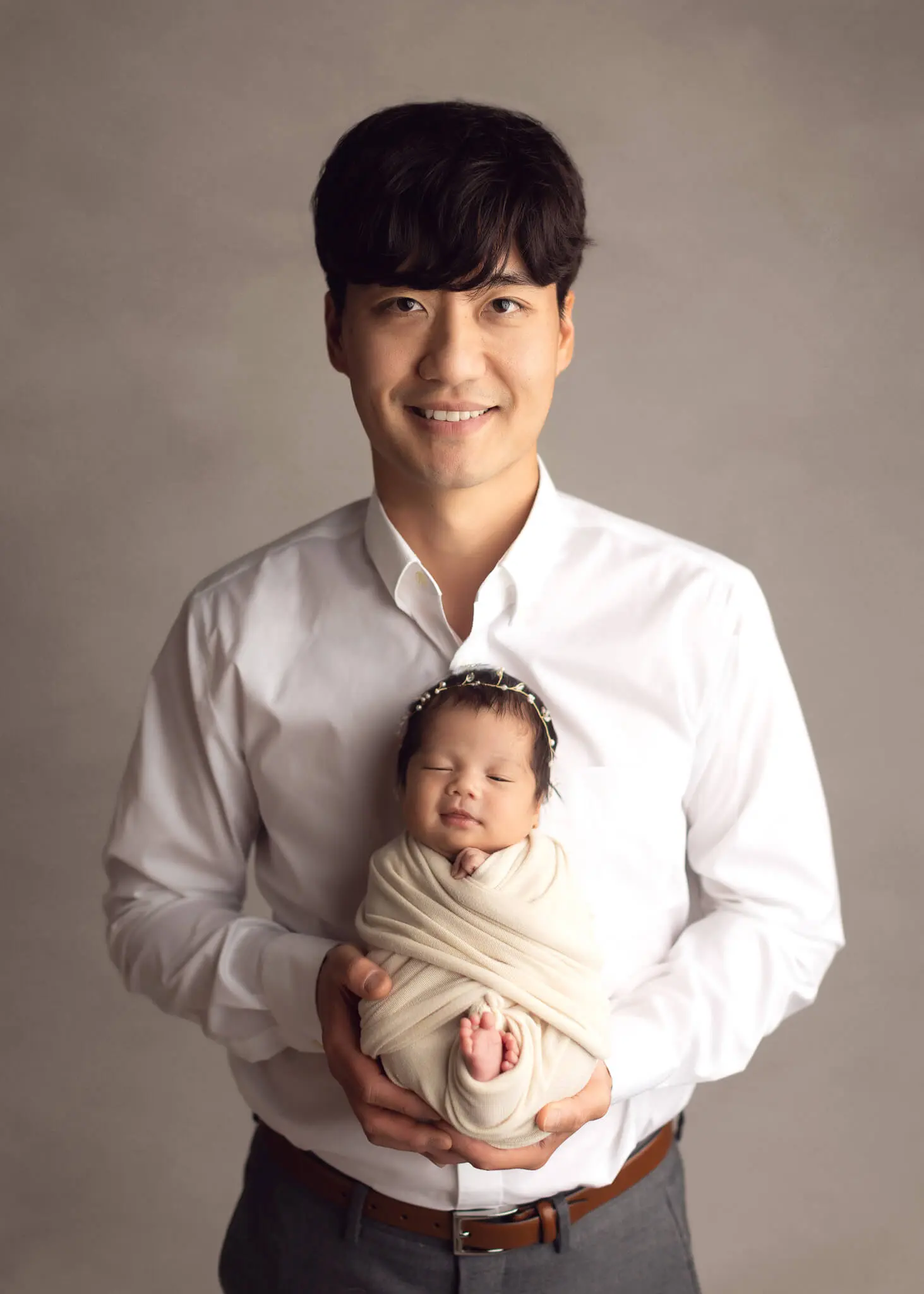 family-newborn-baby-session-studio-luxury-newborn-photography-oshey-vargas-photography-tx-dallas-dfw-07