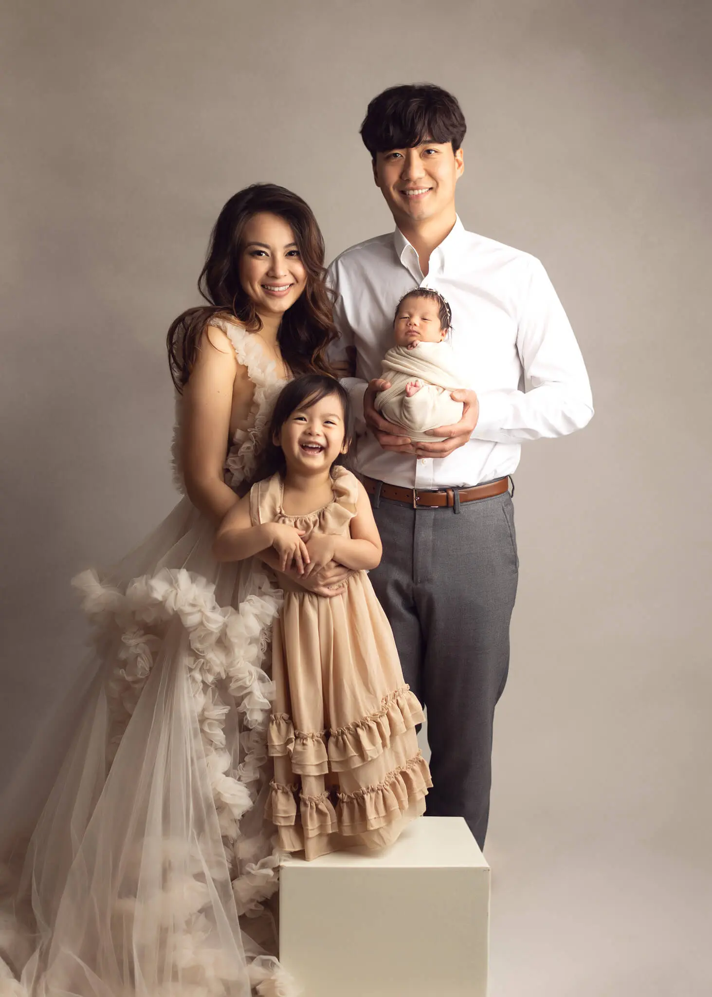 family-newborn-baby-session-studio-luxury-newborn-photography-oshey-vargas-photography-tx-dallas-dfw-11