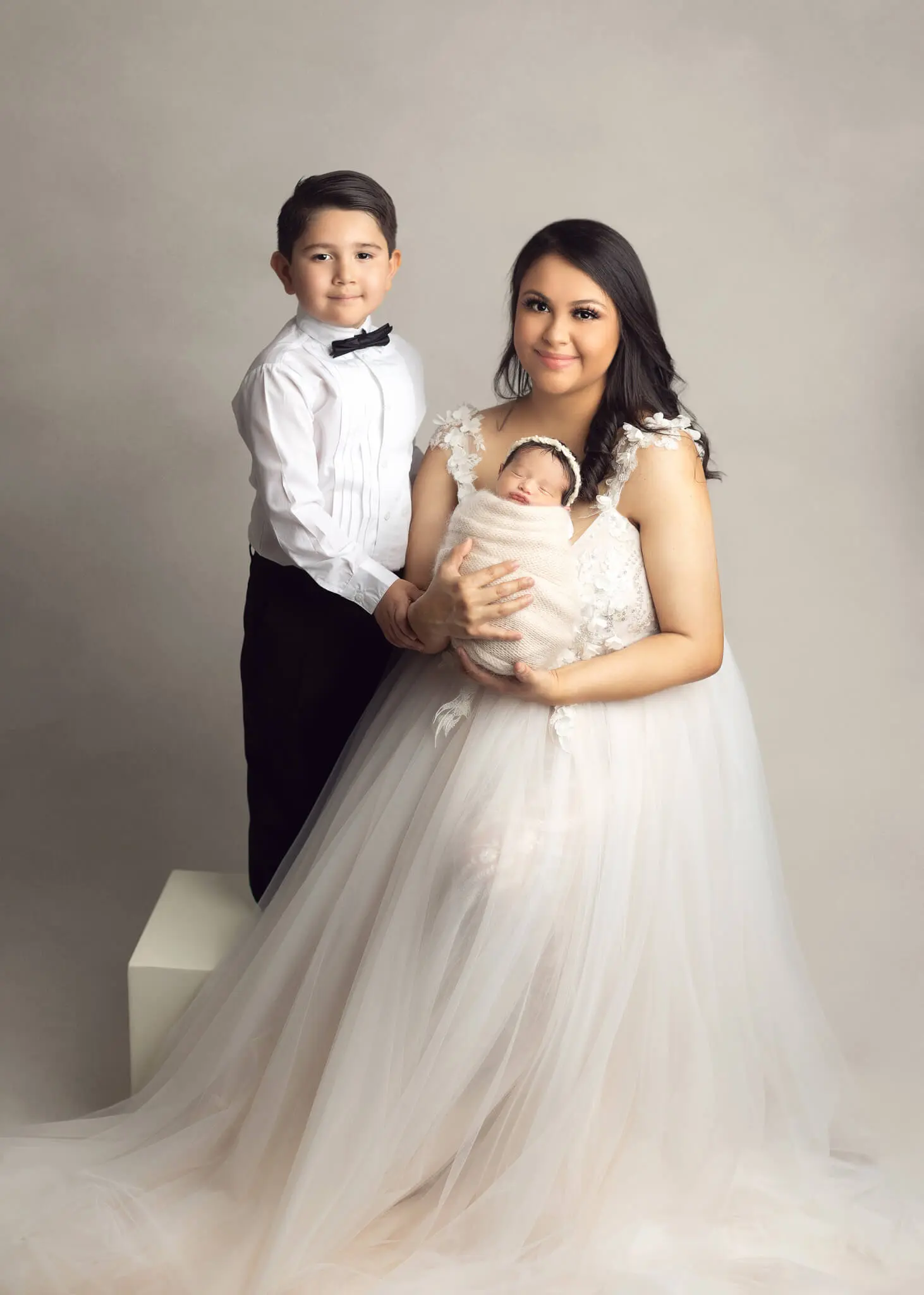 dallas tx newborn photography, luxury newborn portraits near me, baby photography in dallas tx, newborn photographer near me