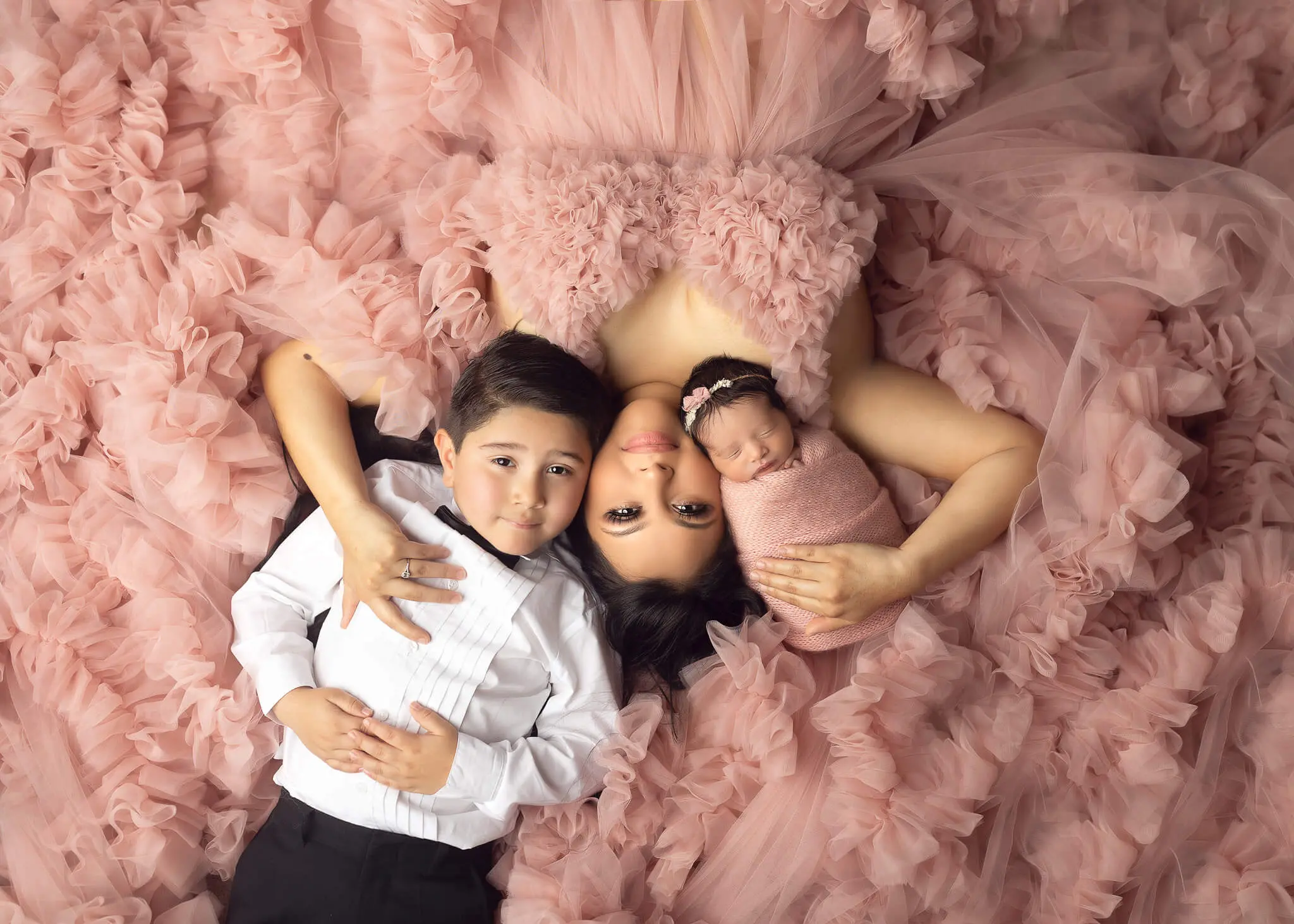 dallas tx newborn photography, luxury newborn portraits near me, baby photography in dallas tx, newborn photographer near me