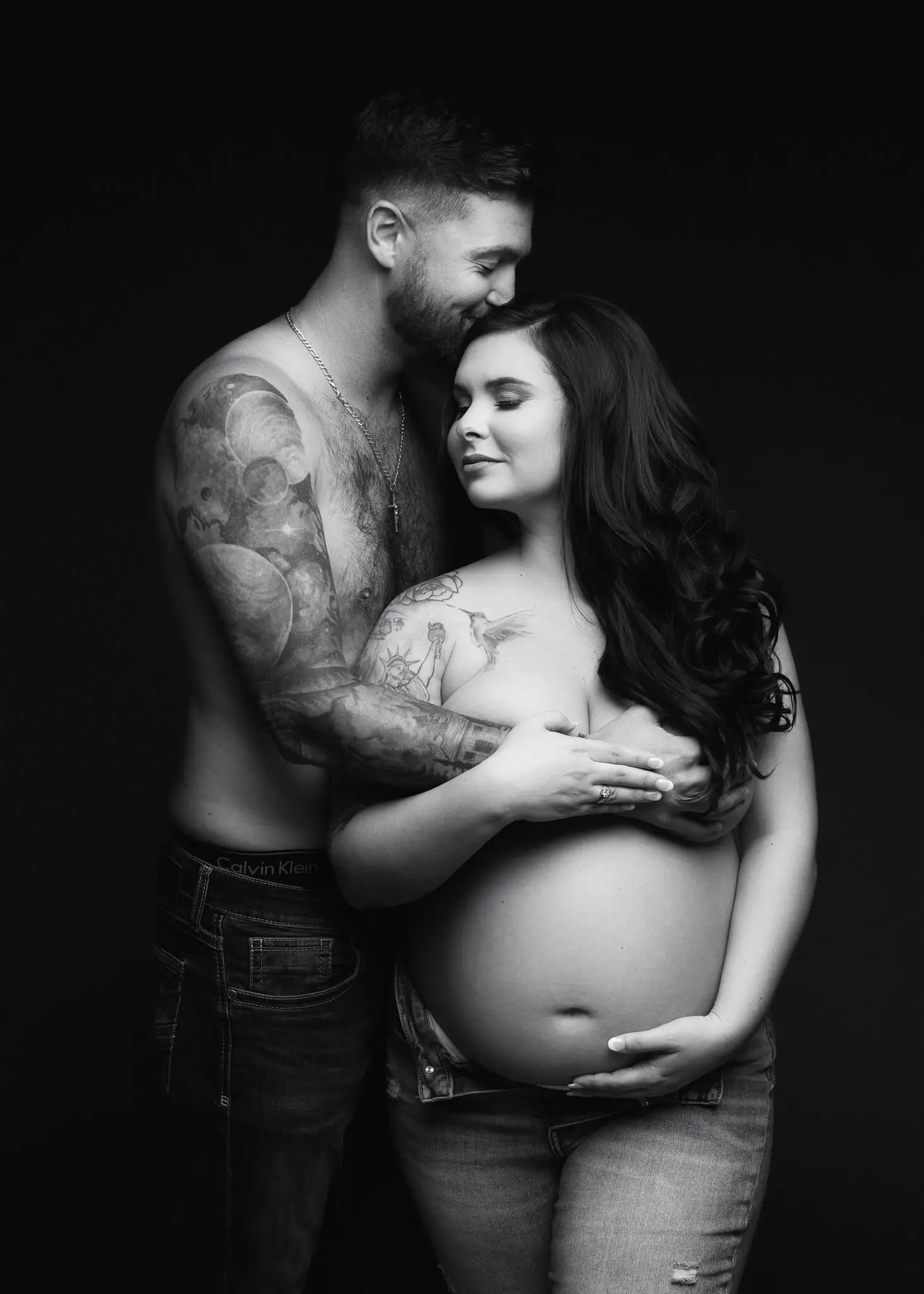 Maternity-session-dfw-dallas-fort-worth-lewisville-tx-oshey-vargas-photography-baby-bump-studio-luxury-gowns-pregnancy-pregnant-05 (1)