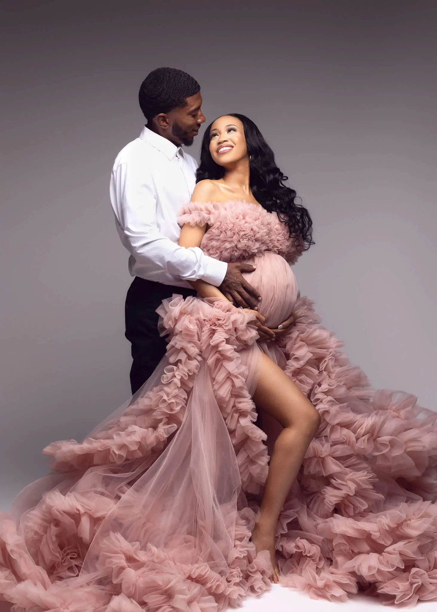 Maternity-session-dfw-dallas-fort-worth-lewisville-tx-oshey-vargas-photography-baby-bump-studio-luxury-gowns-pregnancy-pregnant-14
