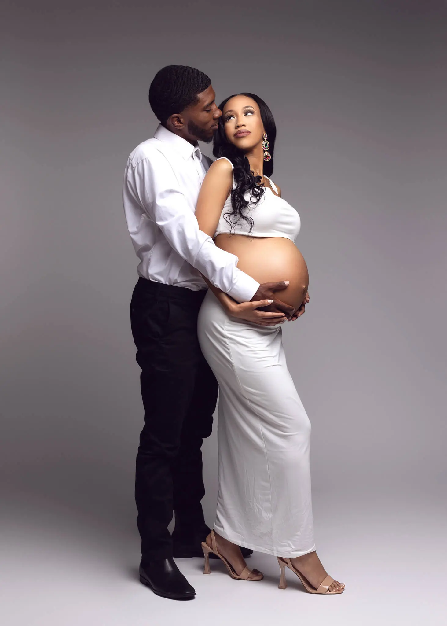 Maternity-session-dfw-dallas-fort-worth-lewisville-tx-oshey-vargas-photography-baby-bump-studio-luxury-gowns-pregnancy-pregnant-16