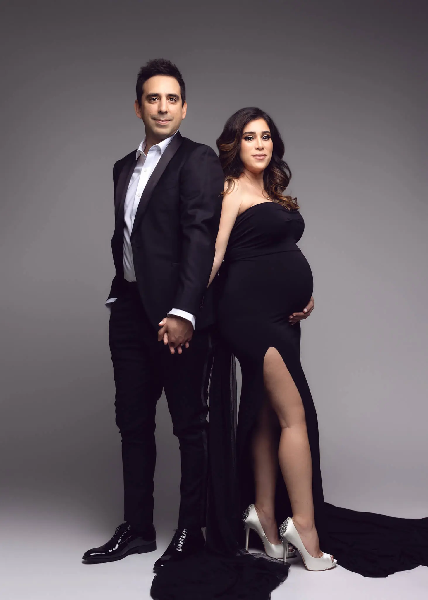 Maternity-session-dfw-dallas-fort-worth-lewisville-tx-oshey-vargas-photography-baby-bump-studio-luxury-gowns-pregnancy-pregnant-40