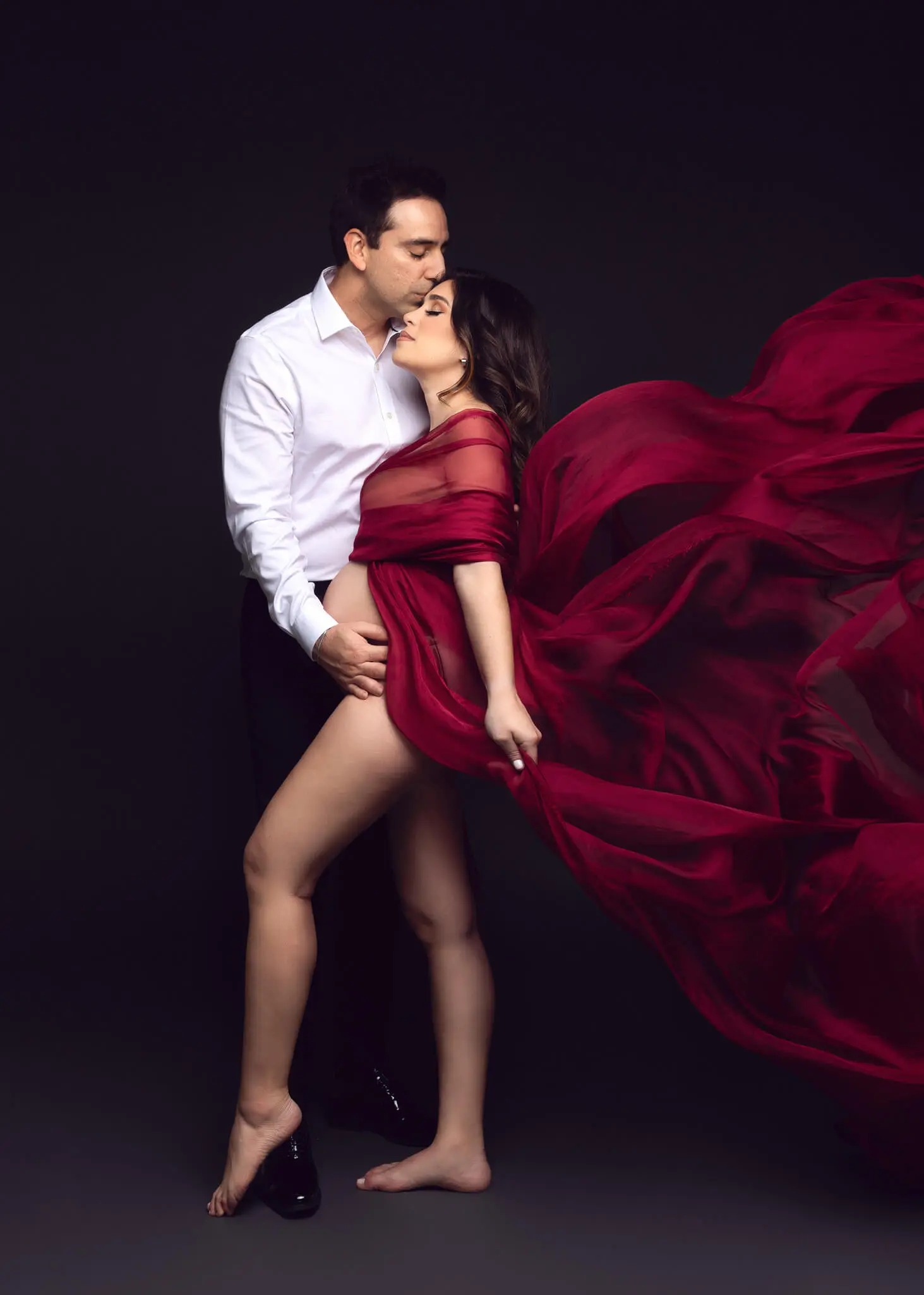 Maternity-session-dfw-dallas-fort-worth-lewisville-tx-oshey-vargas-photography-baby-bump-studio-luxury-gowns-pregnancy-pregnant-47