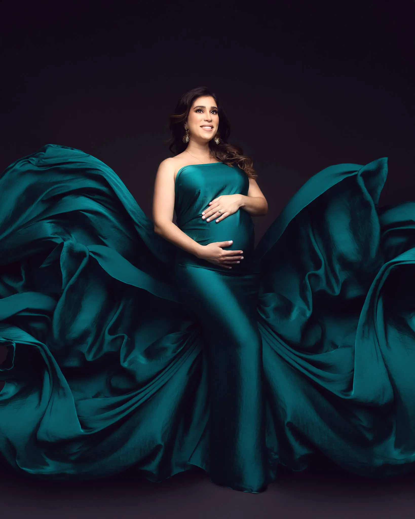 Maternity-session-dfw-dallas-fort-worth-lewisville-tx-oshey-vargas-photography-baby-bump-studio-luxury-gowns-pregnancy-pregnant-48