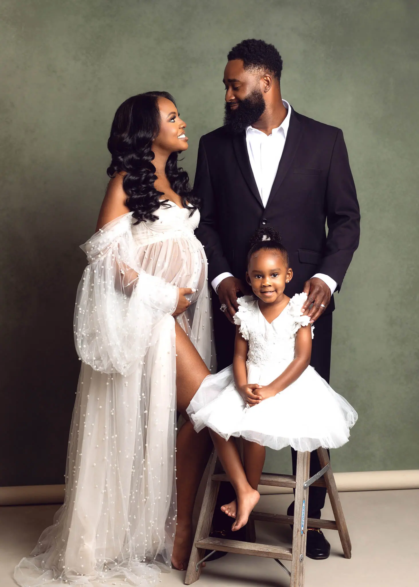 Maternity-session-dfw-dallas-fort-worth-lewisville-tx-oshey-vargas-photography-baby-bump-studio-luxury-gowns-pregnancy-pregnant-66