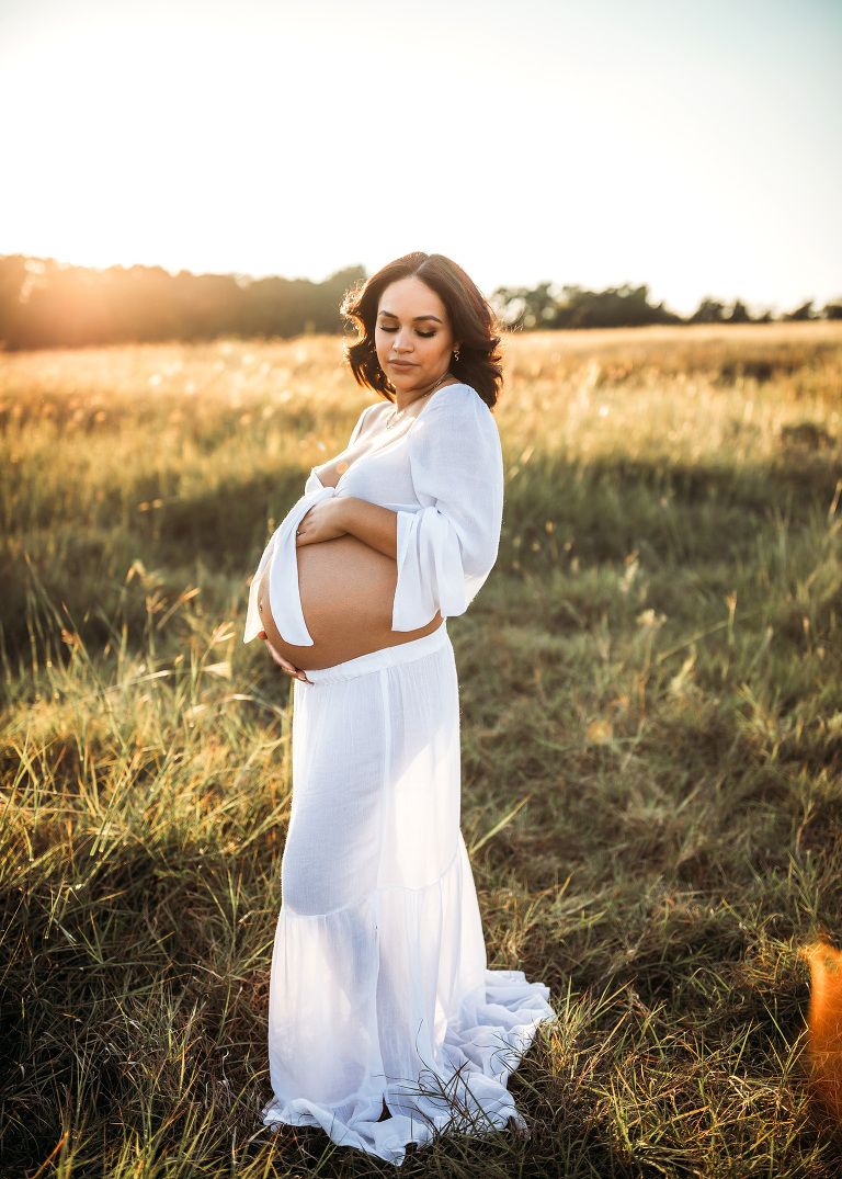 Outdoor Maternity Session Frisco Texas Photographer Oshey Vargas Photography
