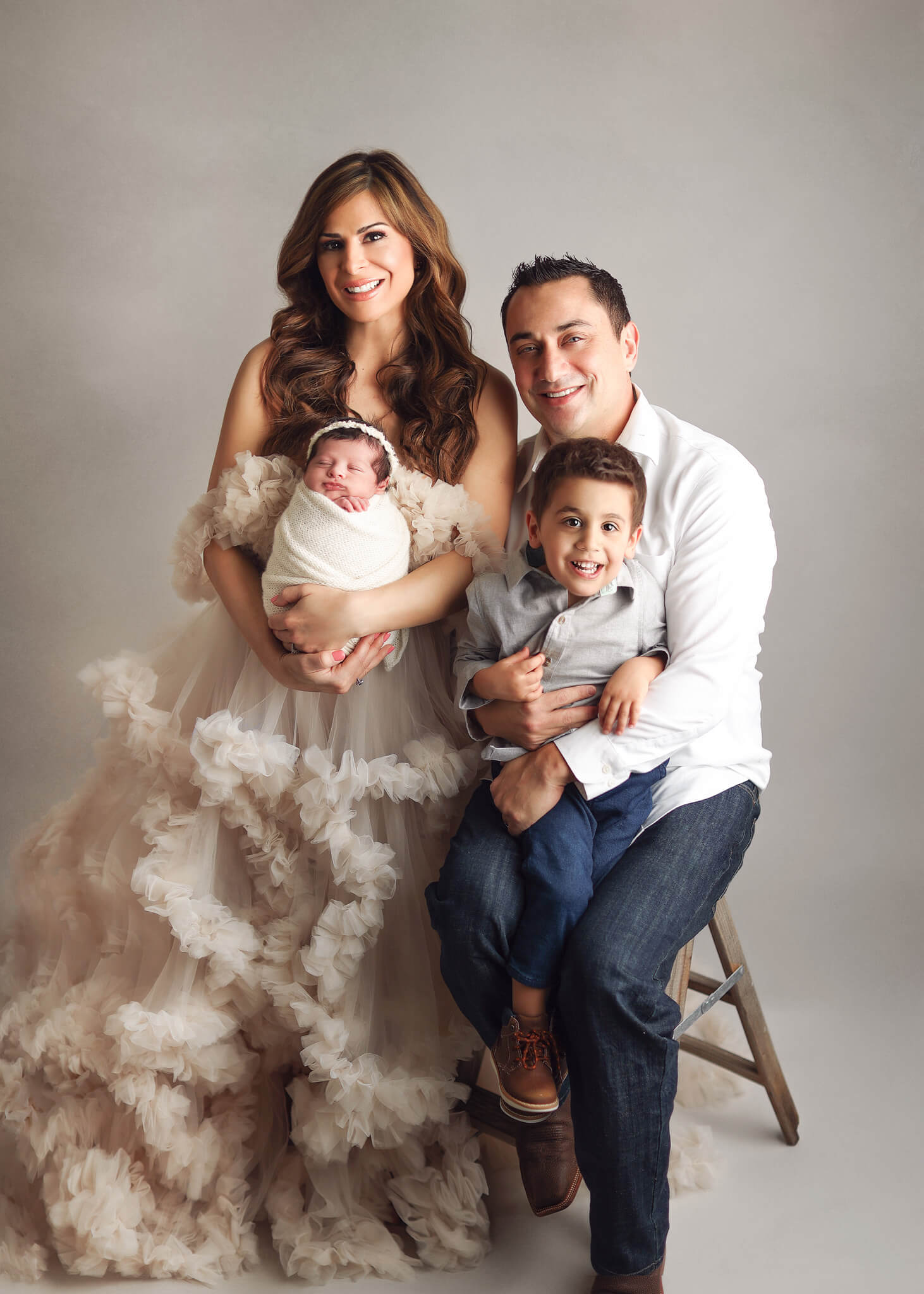 newborn and family portraits near me, professional newborn photos, prosper newborn photography