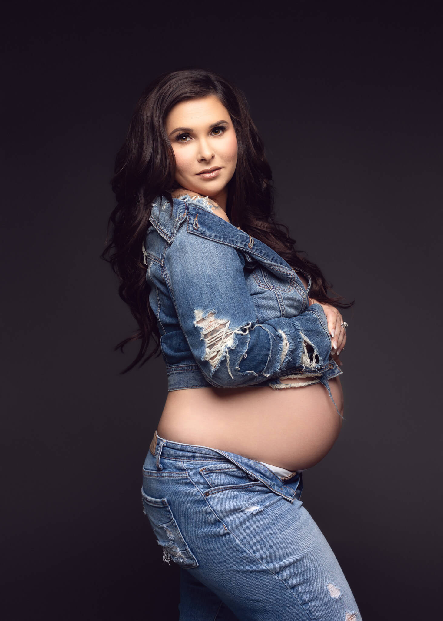 Maternity-session-dfw-dallas-fort-worth-lewisville-tx-oshey-vargas-photography-baby-bump-studio-luxury-gowns-pregnancy-pregnant-03 (1)