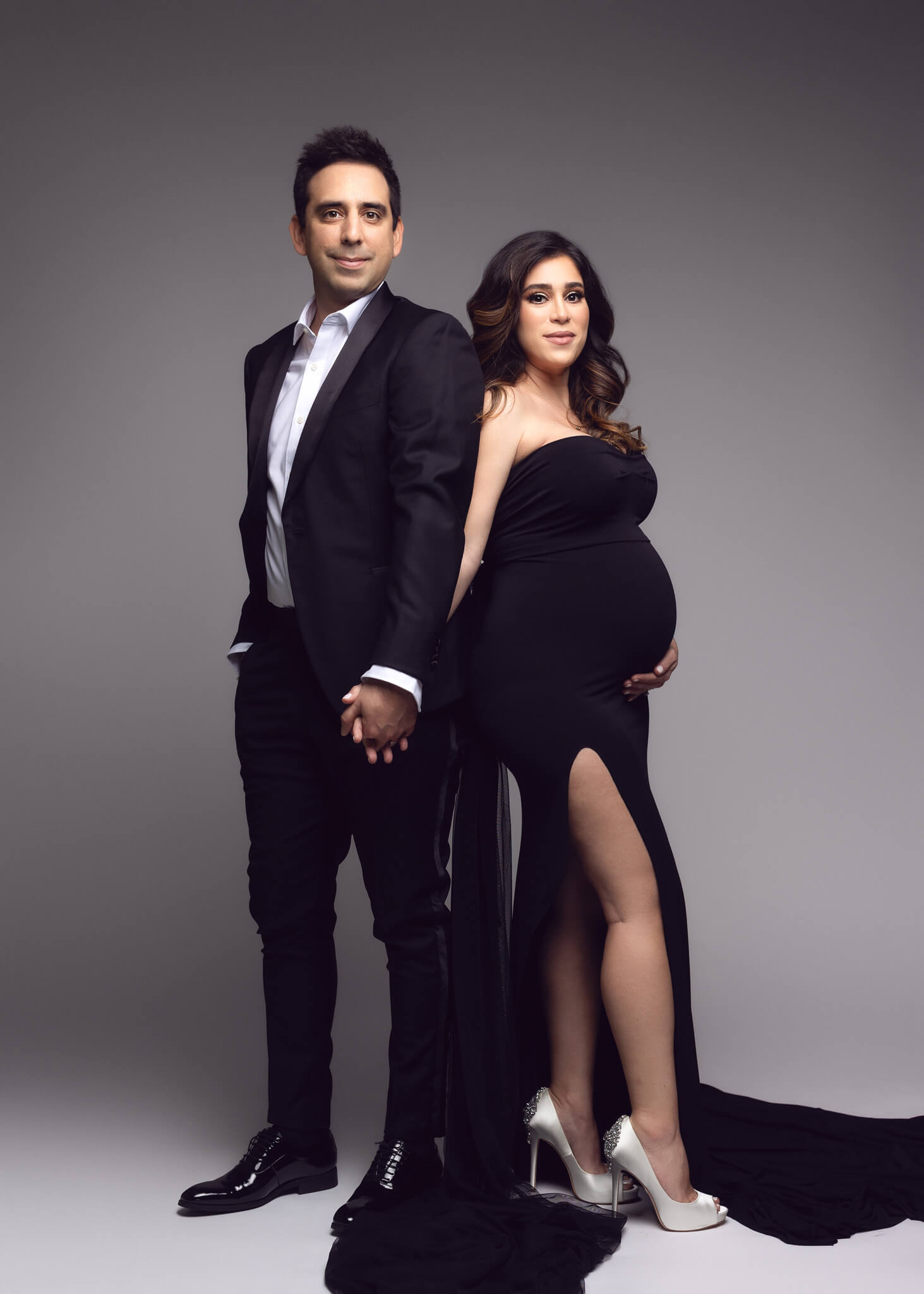 Maternity-session-dfw-dallas-fort-worth-lewisville-tx-oshey-vargas-photography-baby-bump-studio-luxury-gowns-pregnancy-pregnant-40