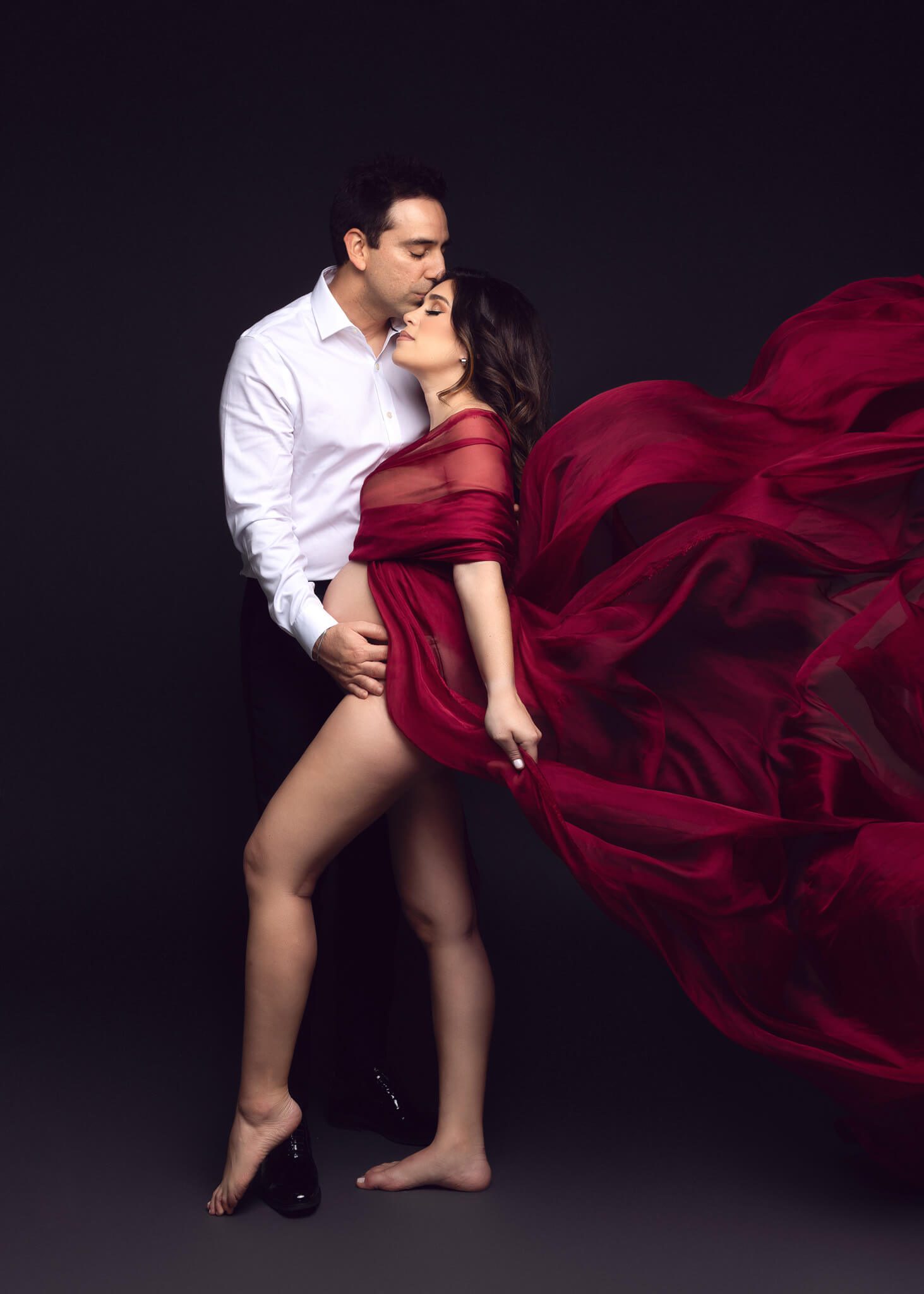 Maternity-session-dfw-dallas-fort-worth-lewisville-tx-oshey-vargas-photography-baby-bump-studio-luxury-gowns-pregnancy-pregnant-47